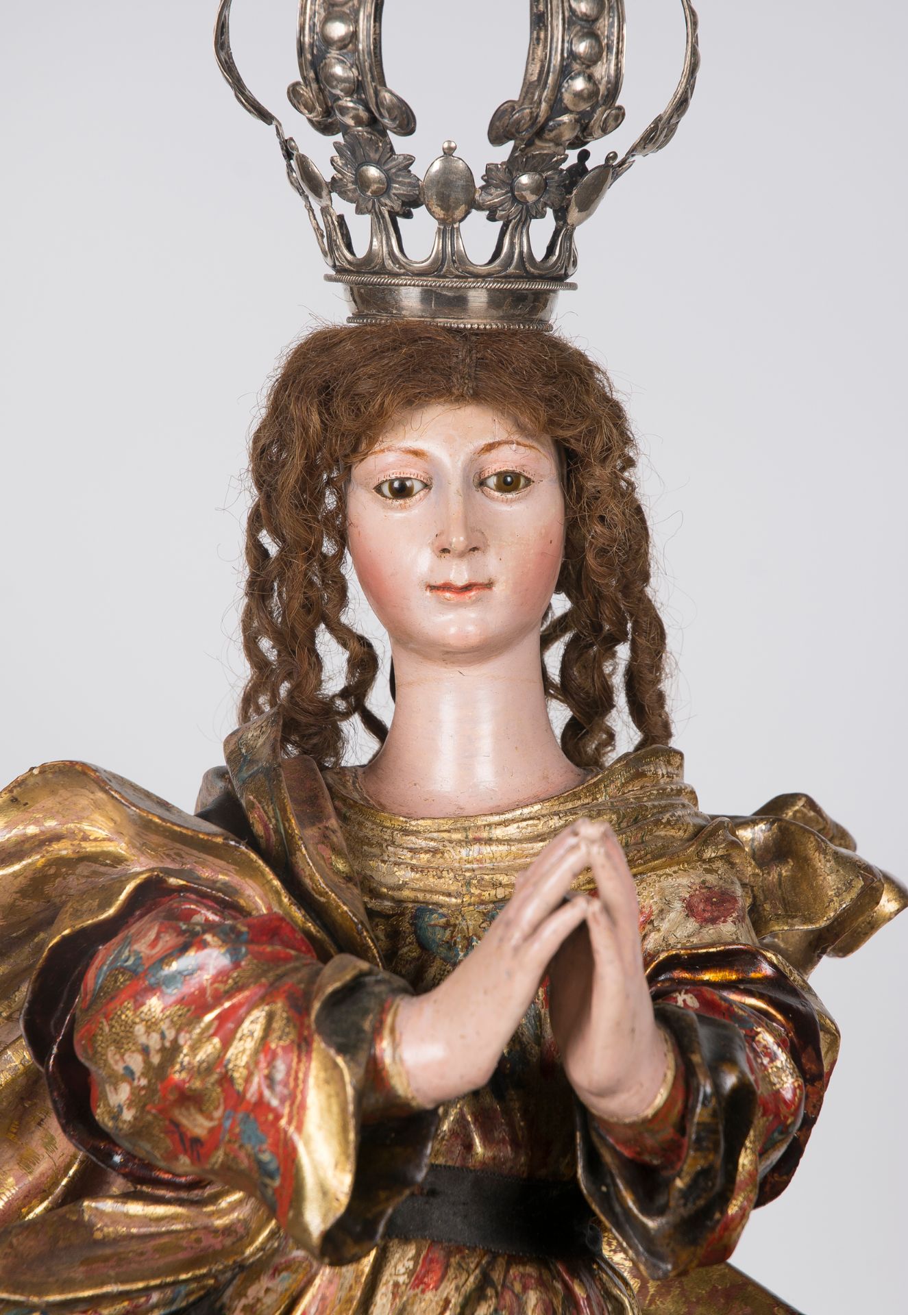 "Our Lady Immaculate". Carved, gilded, estofado technique and polychromed wooden sculpture. Colon - Image 2 of 21