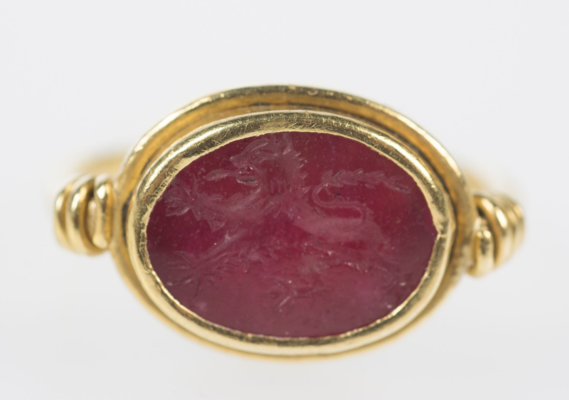 Gold and ruby seal. Medieval period. England. Gothic. 14th century. - Image 3 of 4