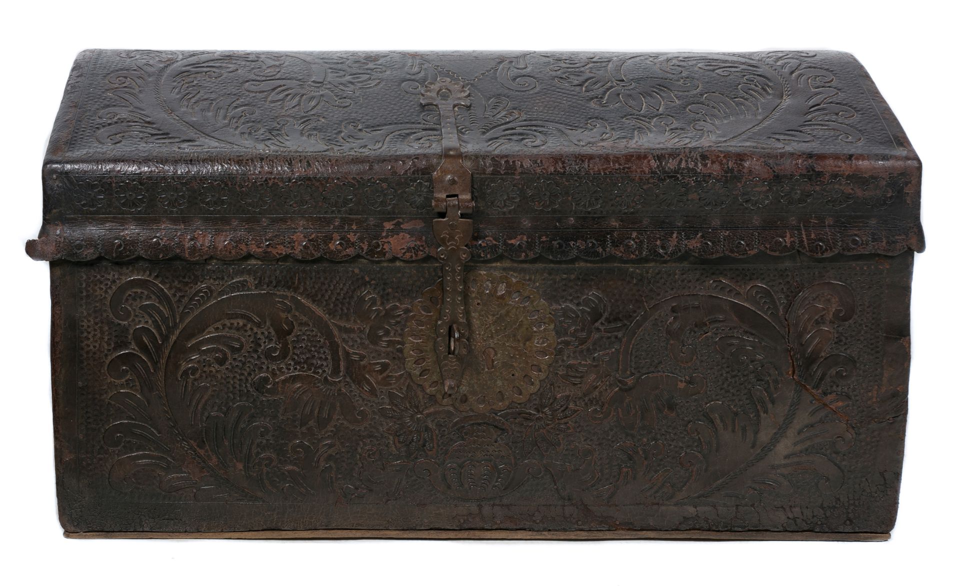 Embossed leather chest. Colonial School. Peru. 18th century.