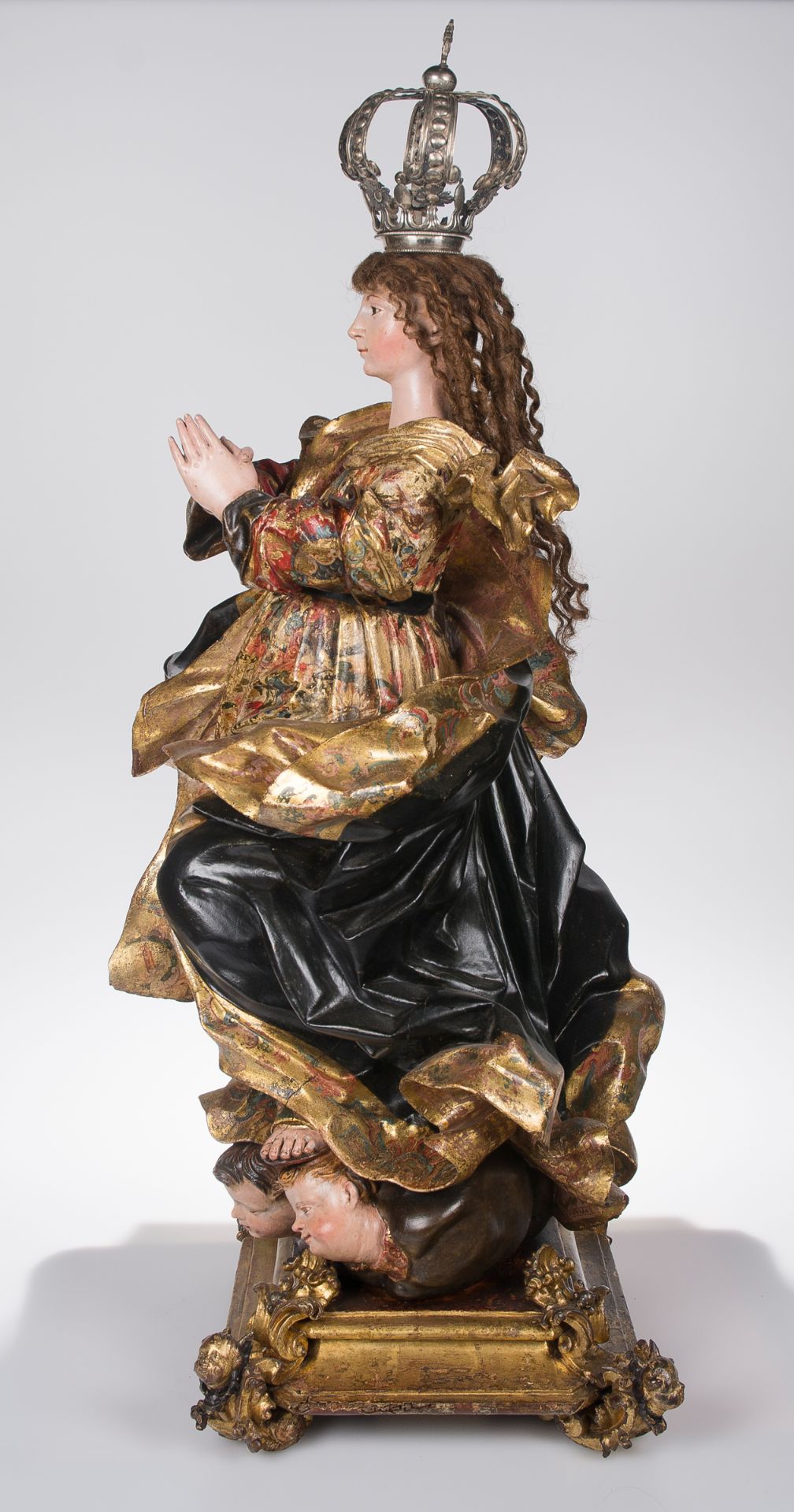 "Our Lady Immaculate". Carved, gilded, estofado technique and polychromed wooden sculpture. Colon - Image 16 of 21