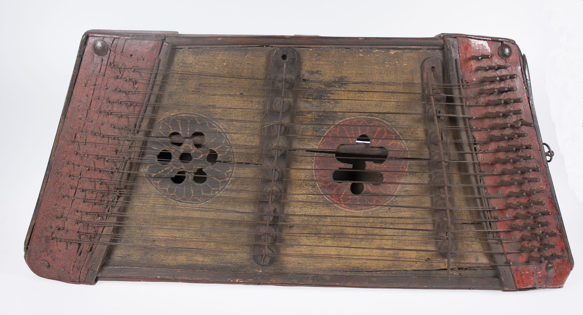 Polychromed walnut psaltery. Italy. 15th - 16th century. - Bild 6 aus 8