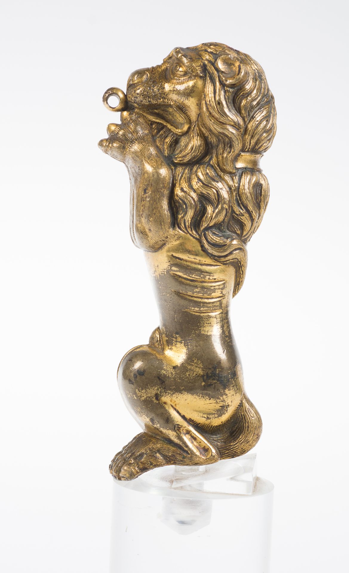 Gilded and chased bronze lion. Italian-Flemish work. Renaissance. Circa 1500. - Image 4 of 7