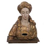Carved, gilded and polychromed wooden reliquary. 16th century.