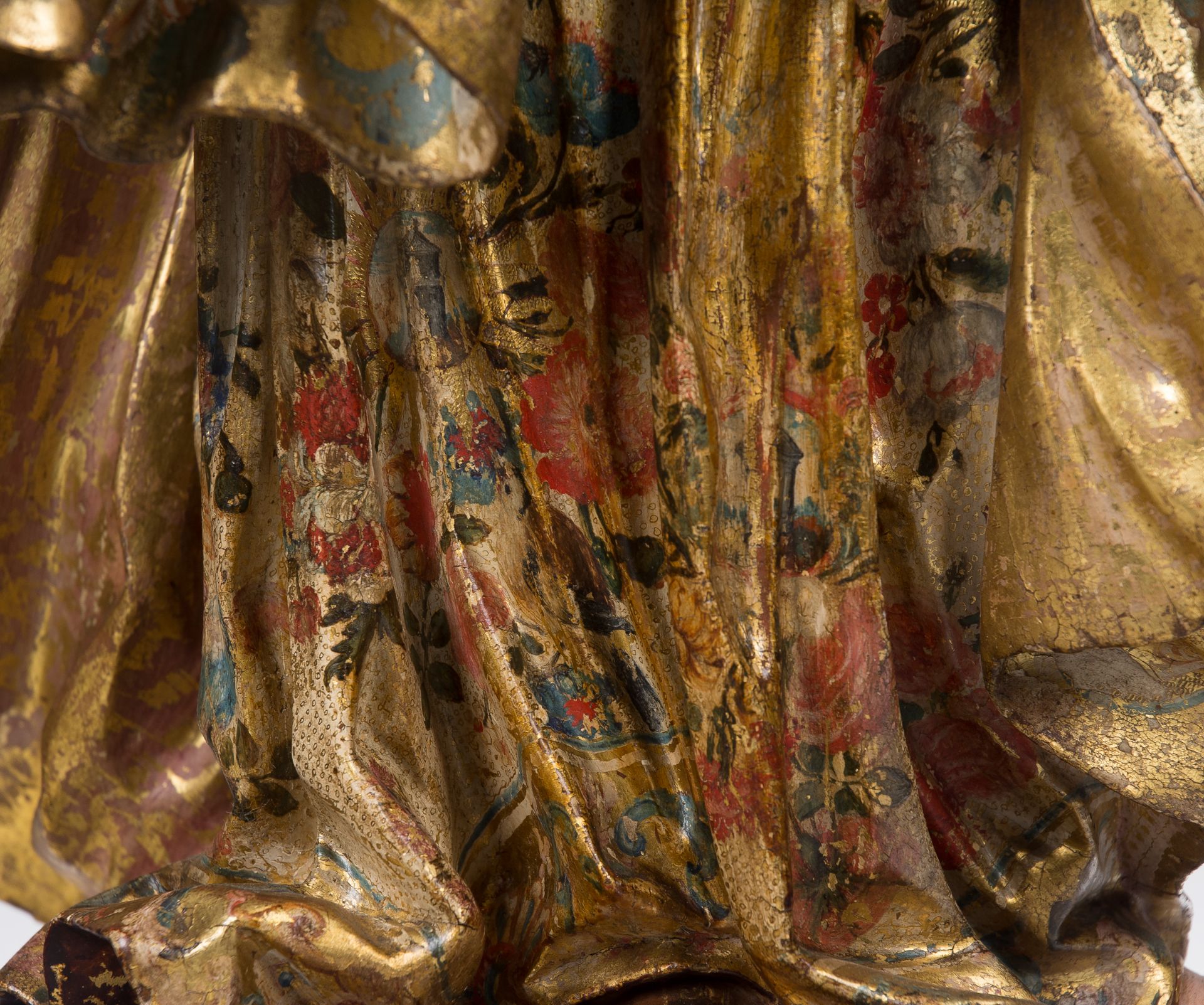 "Our Lady Immaculate". Carved, gilded, estofado technique and polychromed wooden sculpture. Colon - Image 6 of 21
