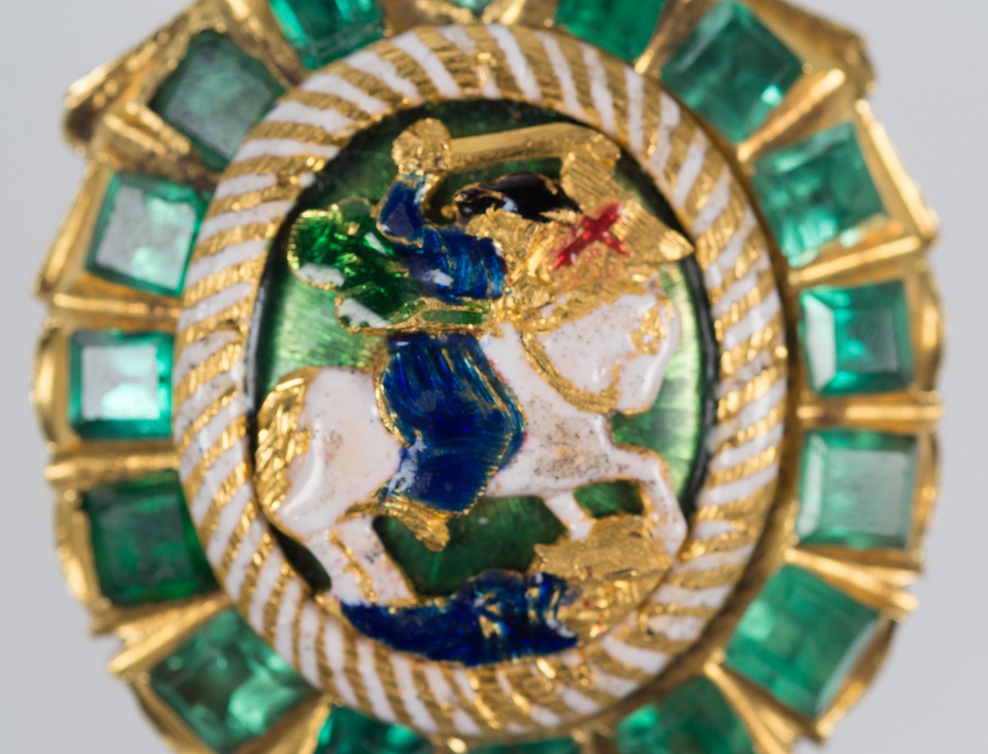 Large, gold reliquary pendant with emeralds and enamel. 17th century. - Bild 3 aus 4