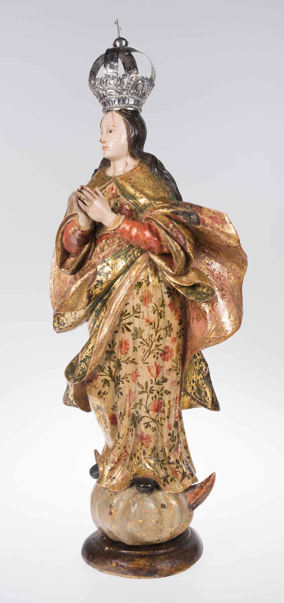 "Our Lady Immaculate". Carved, polychromed and gilded wooden sculpture. Colonial School. 17th centu - Image 3 of 7