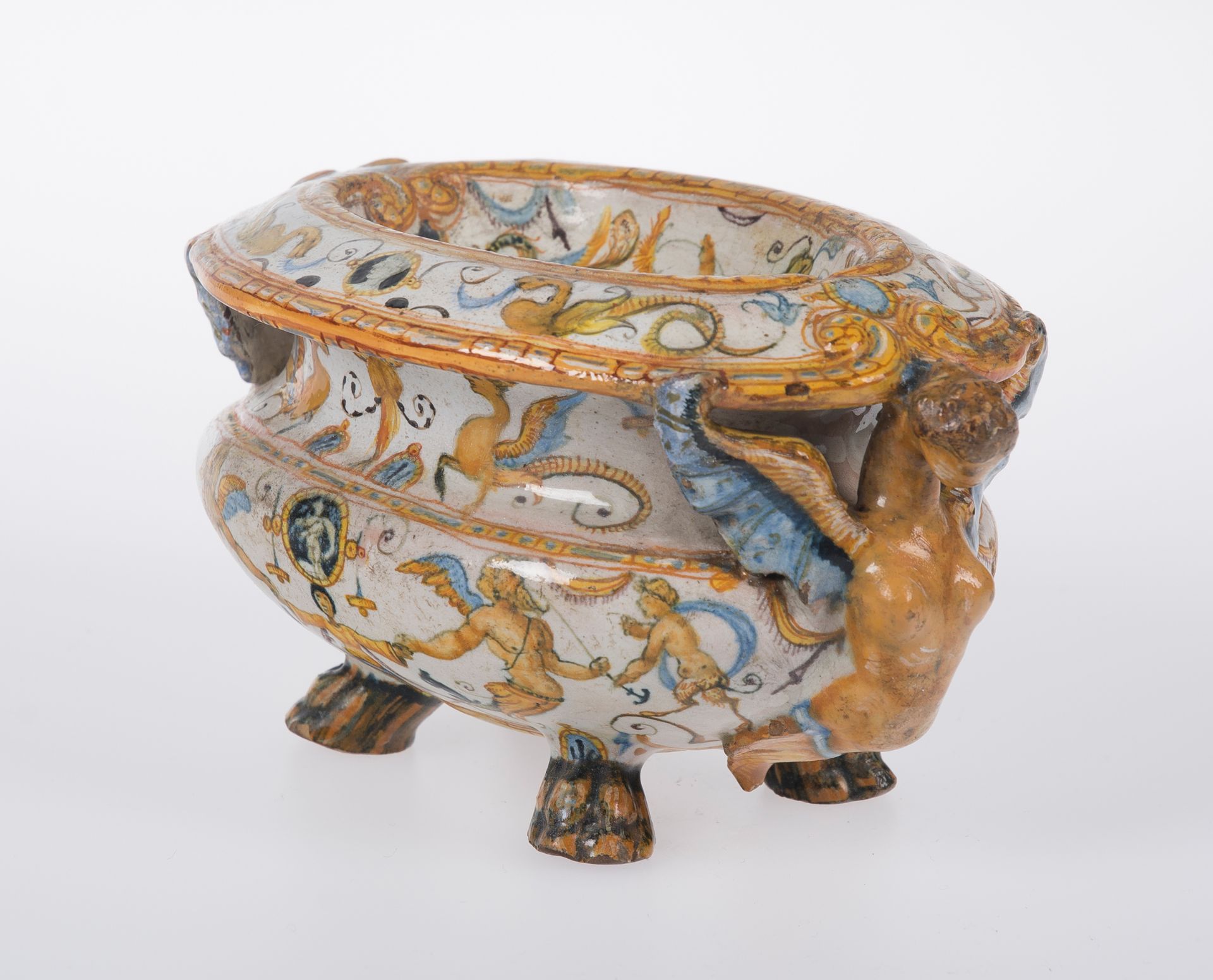 Ceramic salt shaker with decoration of grotesques. Urbino. Italy. Possibly by Orazio Fontana or - Image 3 of 5