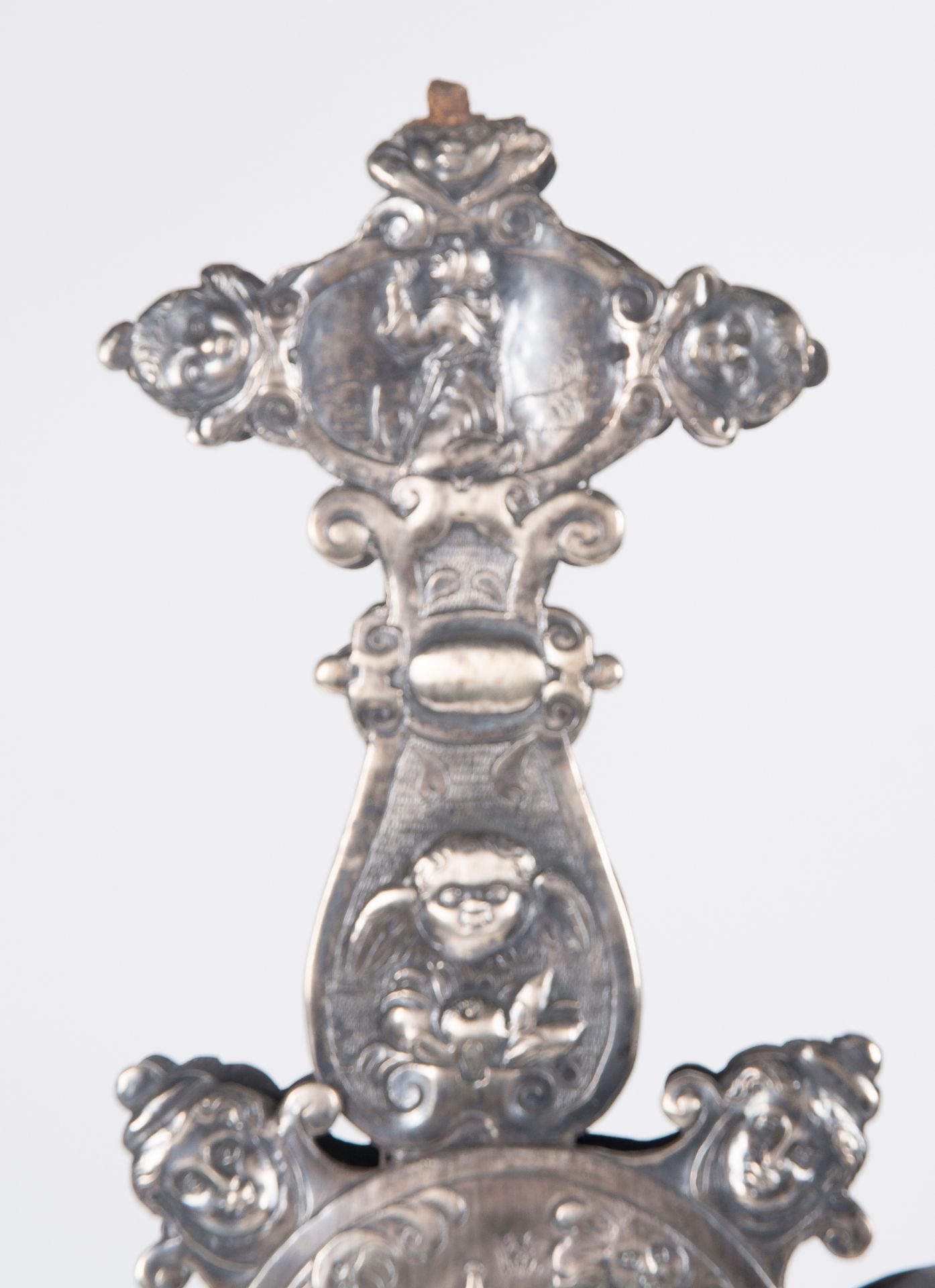 Large, chased silver processional cross. 16th century. - Image 11 of 14