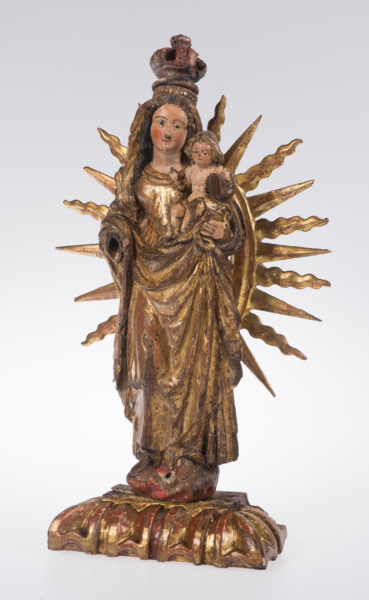 "Madonna and Child". Carved, gilded and polychromed wooden sculpture. Colonial School. Mexico or Pe - Bild 2 aus 5