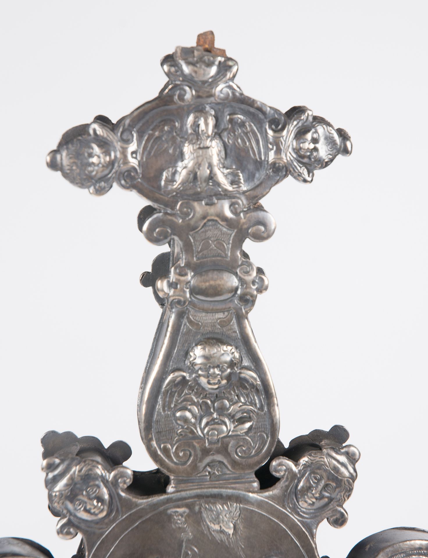 Large, chased silver processional cross. 16th century. - Image 5 of 14