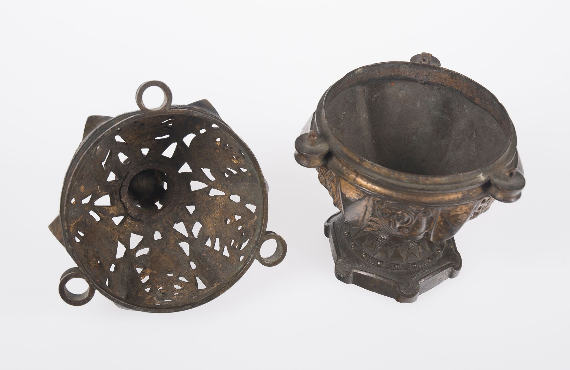 Gilded bronze censer. Gothic. 15th century. - Bild 6 aus 6