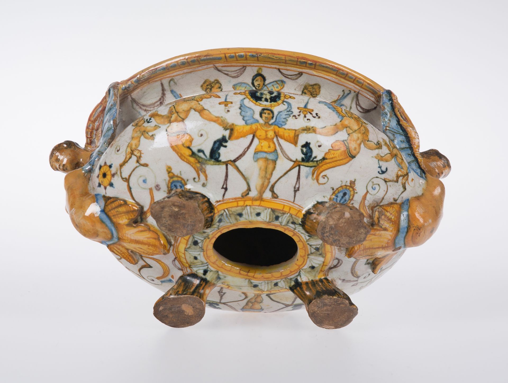 Ceramic salt shaker with decoration of grotesques. Urbino. Italy. Possibly by Orazio Fontana or - Image 5 of 5