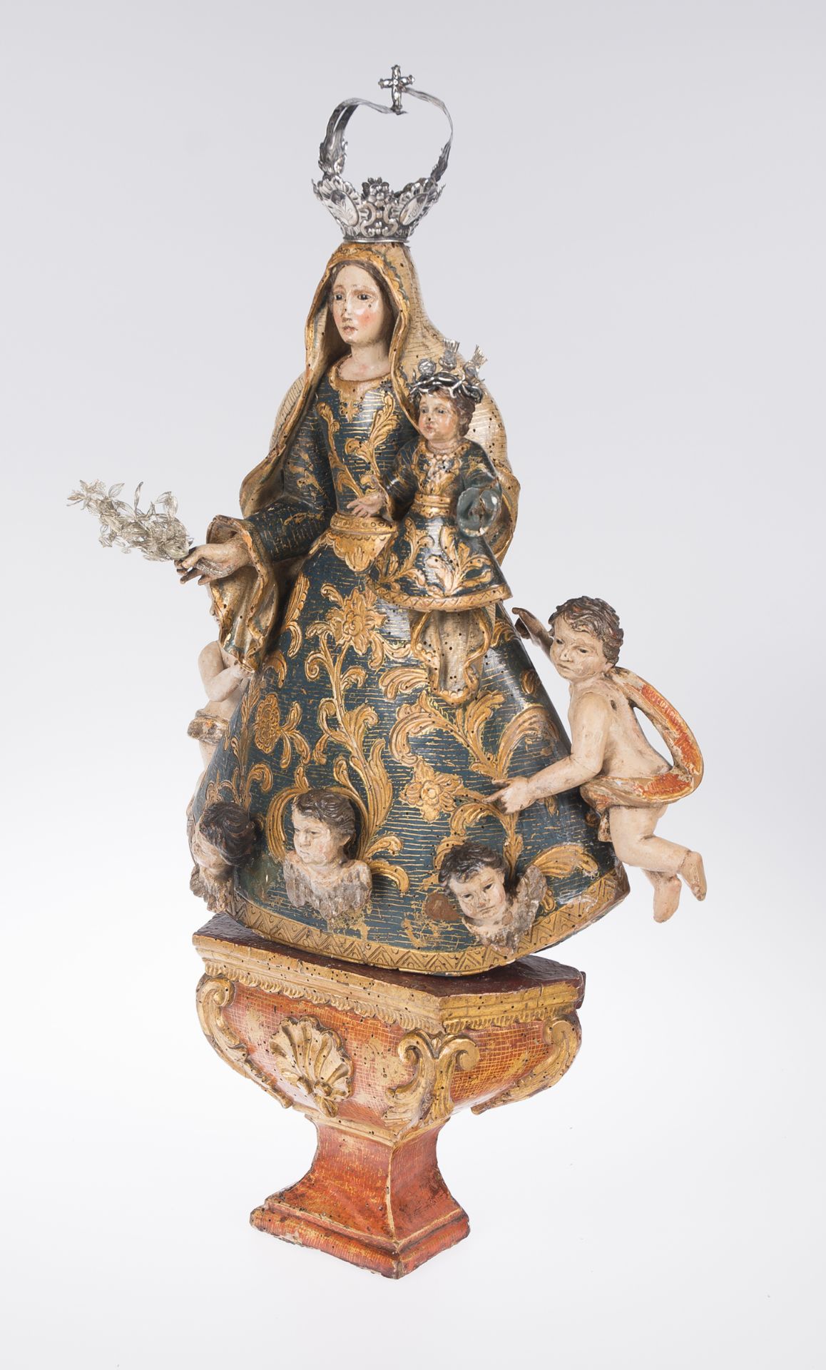 "Our Lady of the Rosary". Carved, polychromed and gilded wooden sculpture. Colonial School. Mexico. - Image 2 of 9