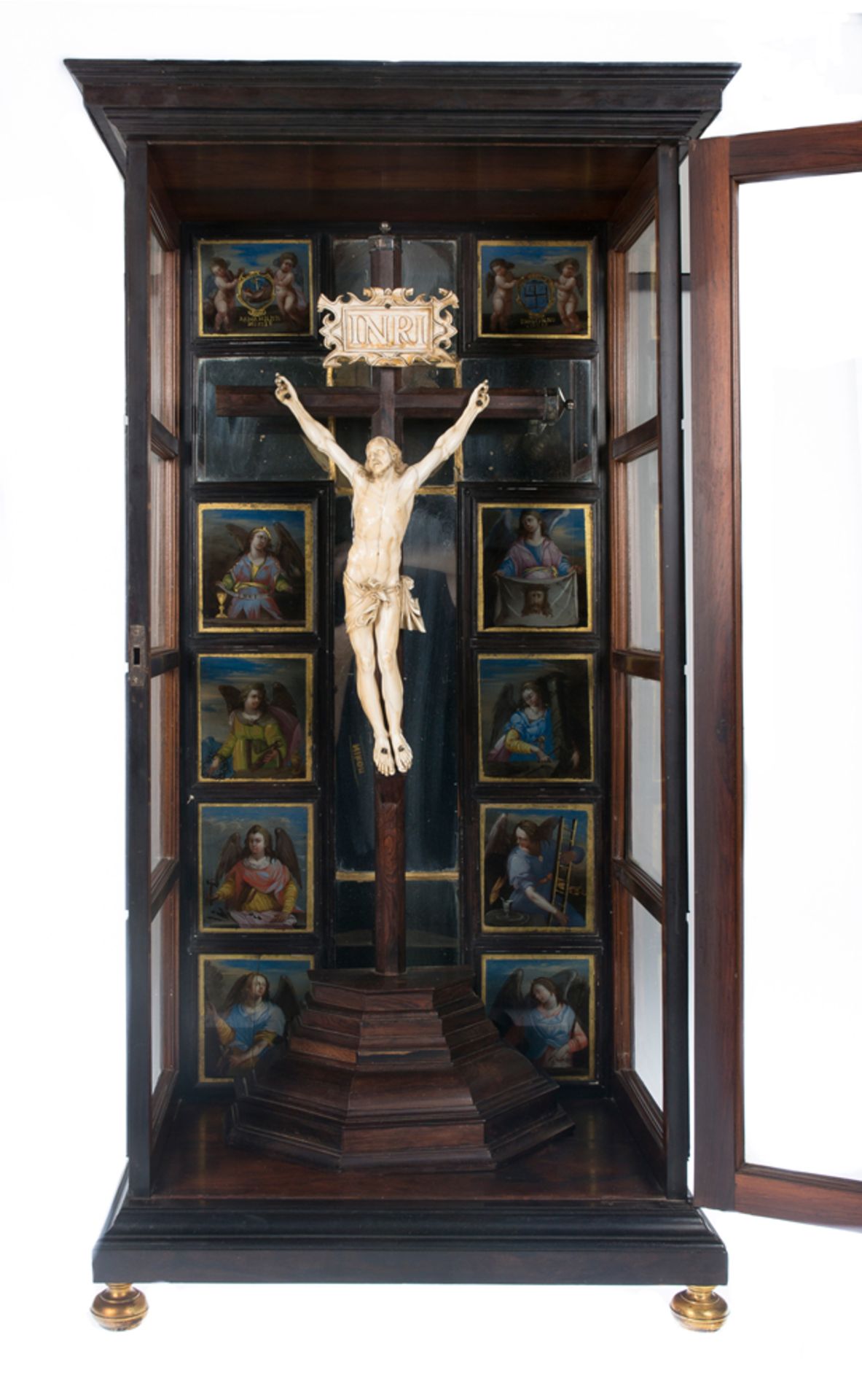 Ebonised wooden shrine with painted glass panes and an ivory Christ. Italy. 17th century. - Bild 2 aus 13