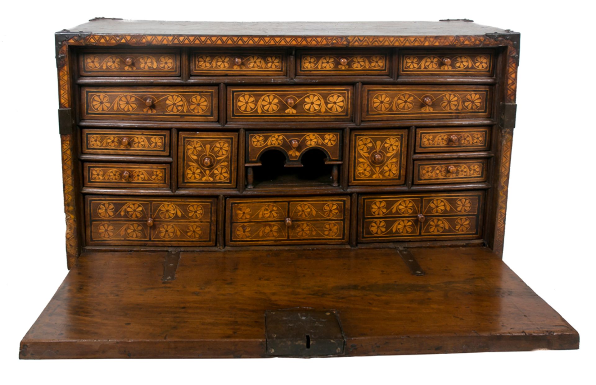 Wooden bargueño desk with bone incrustations and iron fittings. Asturias, Spain. 17th century. - Bild 3 aus 5