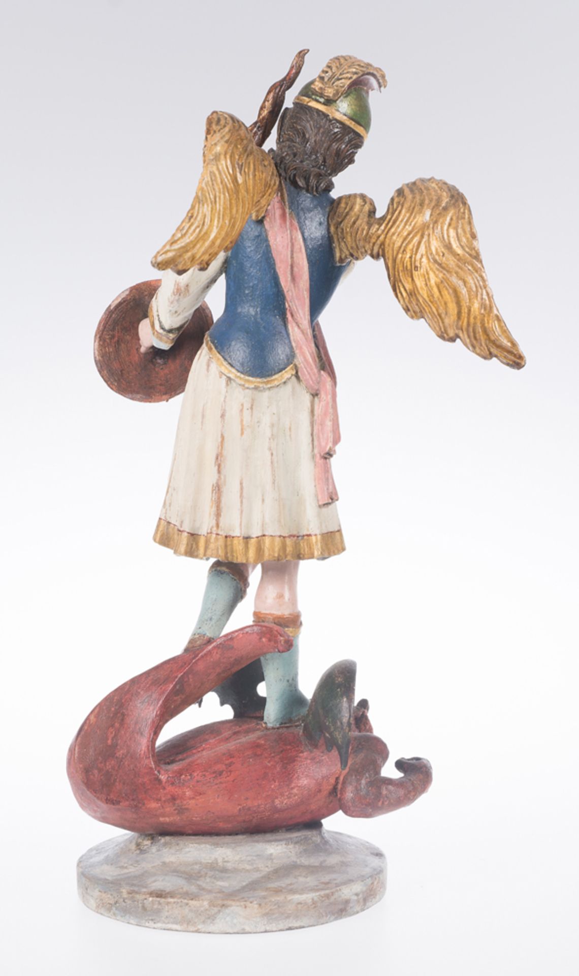 "Archangel Saint Michael". Carved, gilded and polychromed wooden sculpture. Colonial School. 18th - Bild 3 aus 5