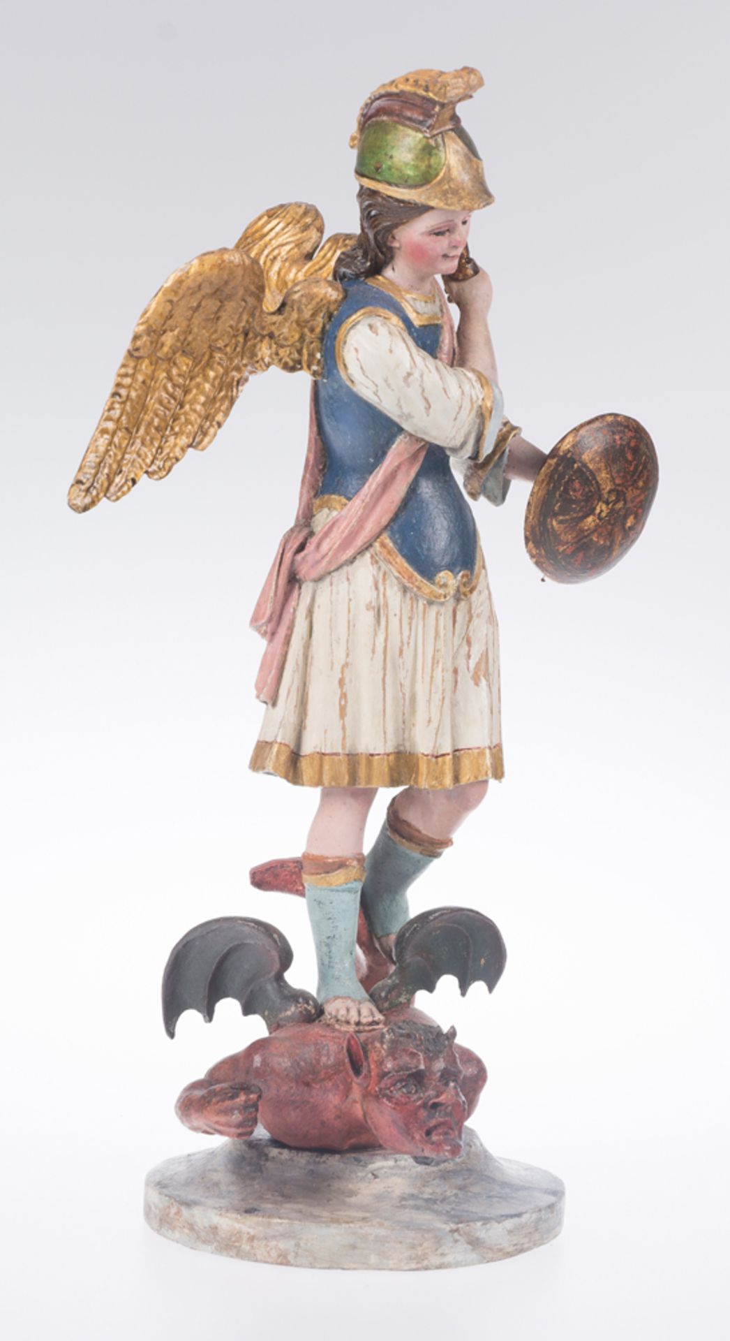 "Archangel Saint Michael". Carved, gilded and polychromed wooden sculpture. Colonial School. 18th - Bild 2 aus 5