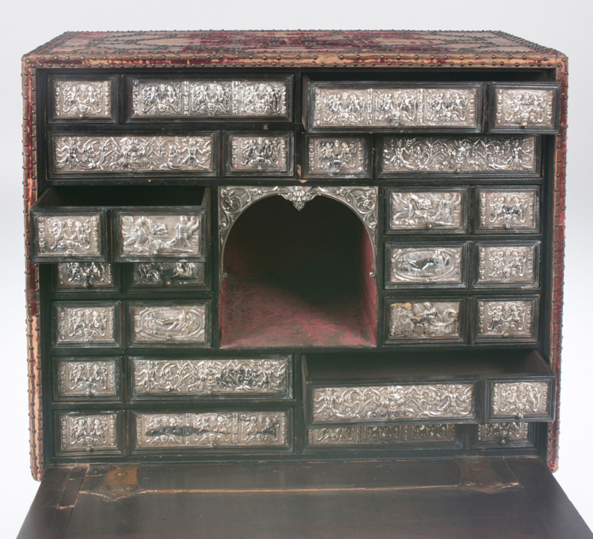 Velvet-covered wooden bargueño desk, with silver and gilded bronze fittings. Colonial or Spanish Sc - Image 5 of 9