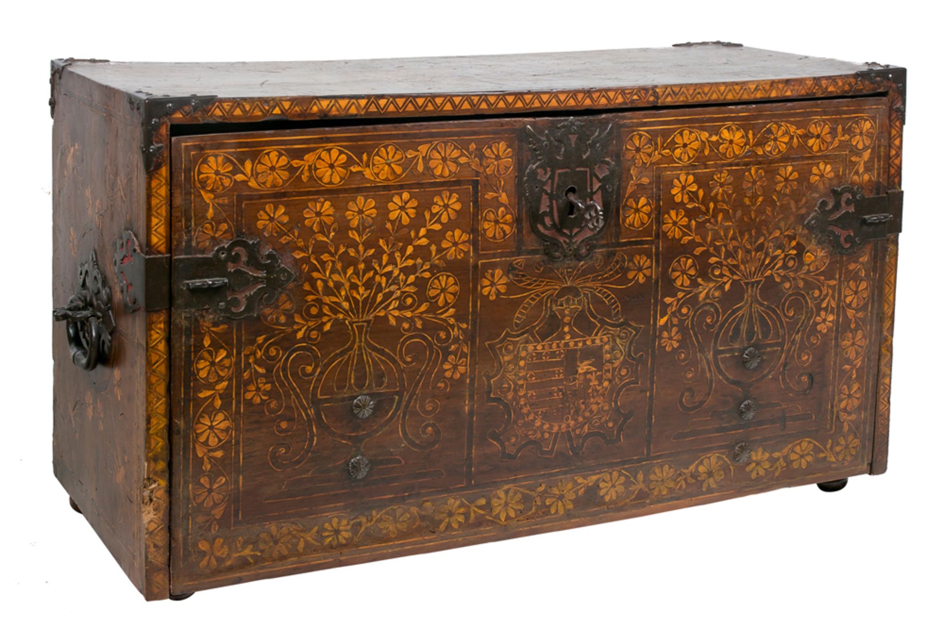 Wooden bargueño desk with bone incrustations and iron fittings. Asturias, Spain. 17th century.