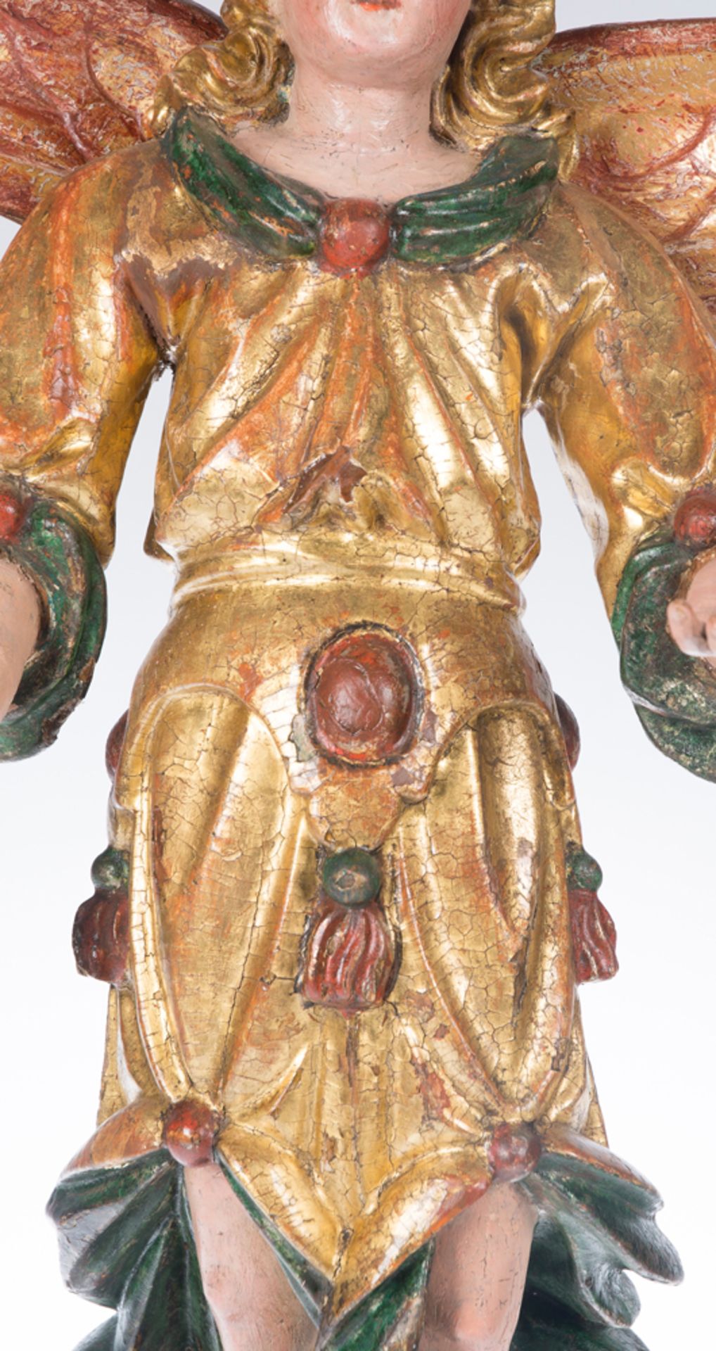 "Archangel Saint Raphael". Carved, gilded and polychromed wooden sculpture. 16th century. - Bild 4 aus 6