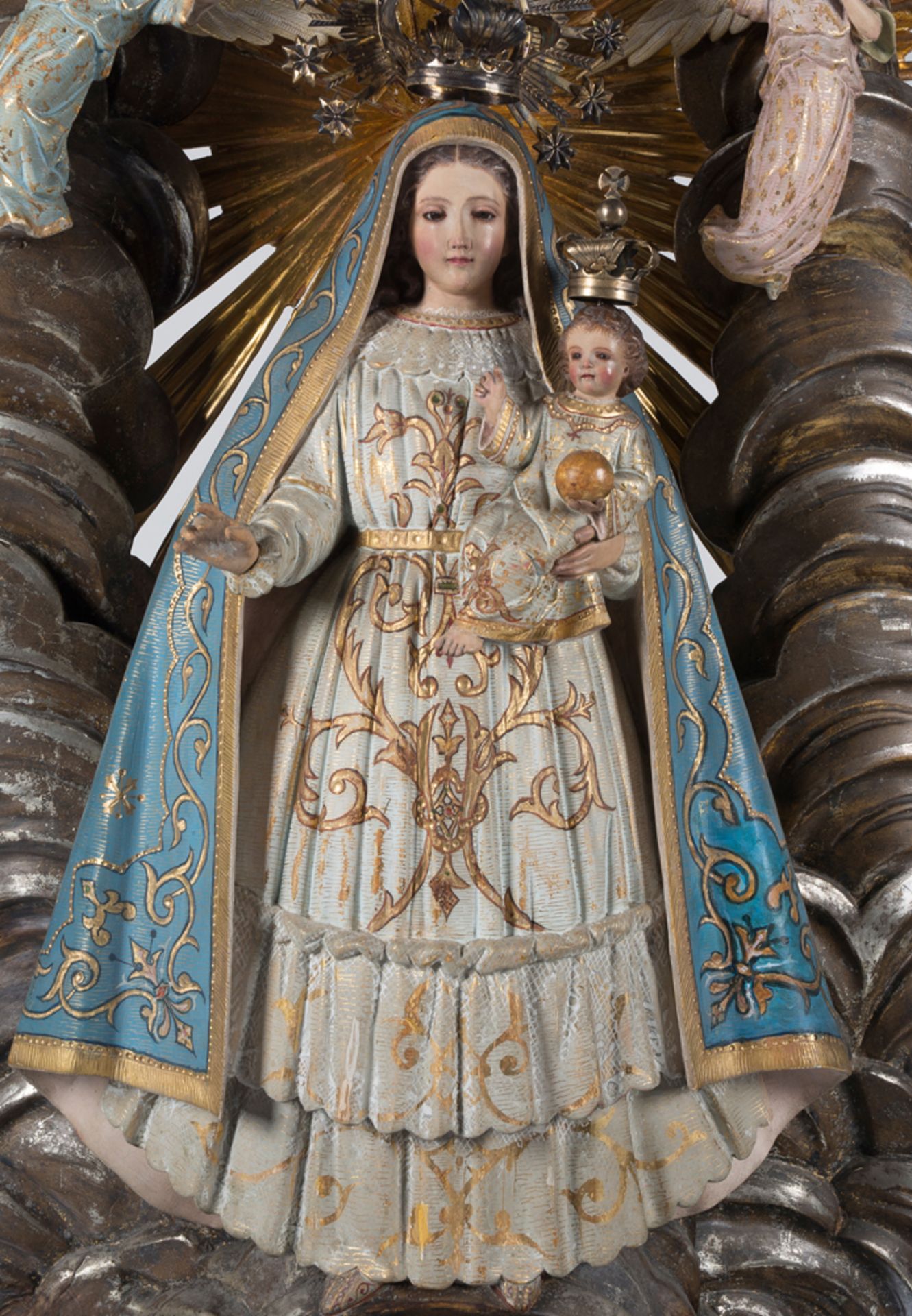 "Our Lady of Charity". Carved, gilded and polychromed wooden sculptural group. Colonial School. Cir - Bild 3 aus 10