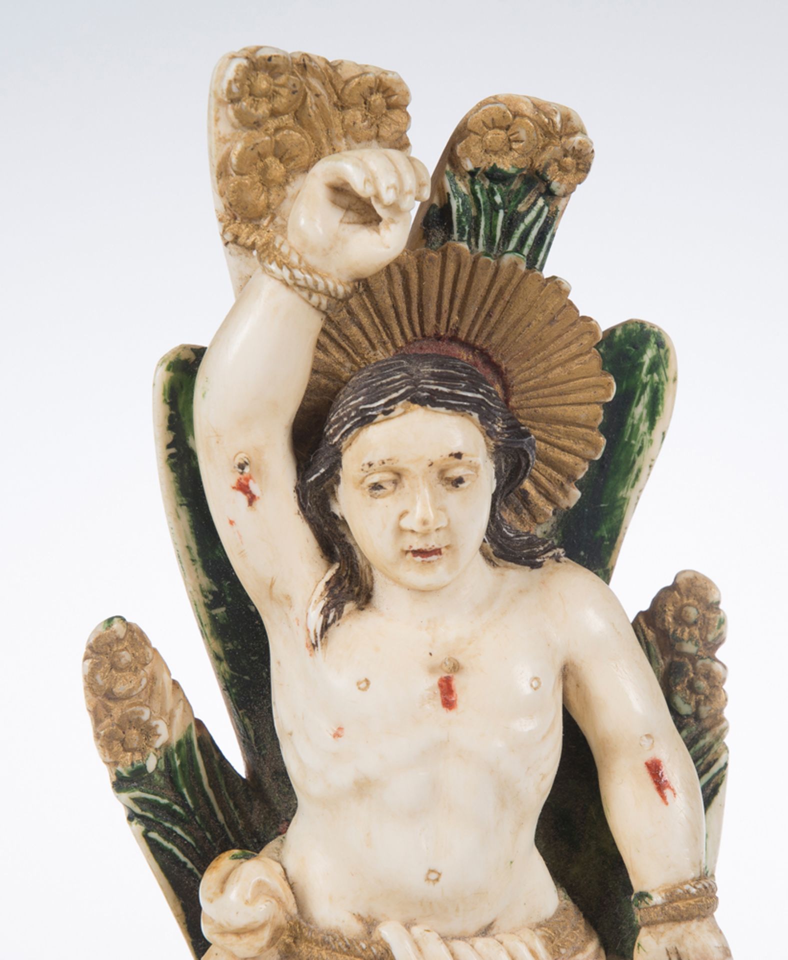 "Saint Sebastian". Sculpted and polychromed ivory figure. Indo-Portuguese School. 18th century. - Image 2 of 4