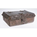 Embossed leather case. Peru. 18th centuryEmbossed leather case. Peru. 18th century 12 x 35 x 26 cm.