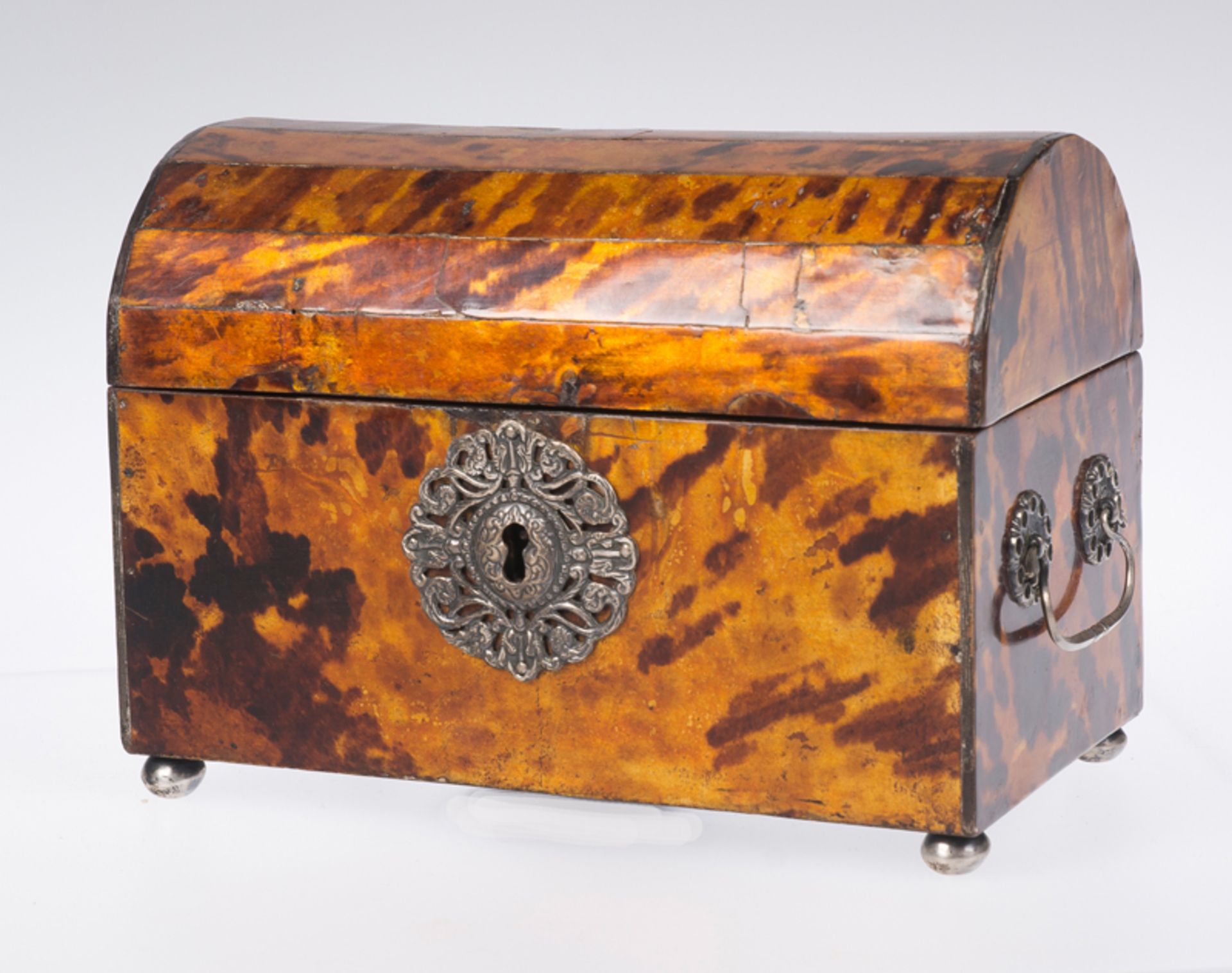 Wooden box covered in tortoiseshell. Colonial work. Mexico. 18th century Wooden box covered in - Image 2 of 6