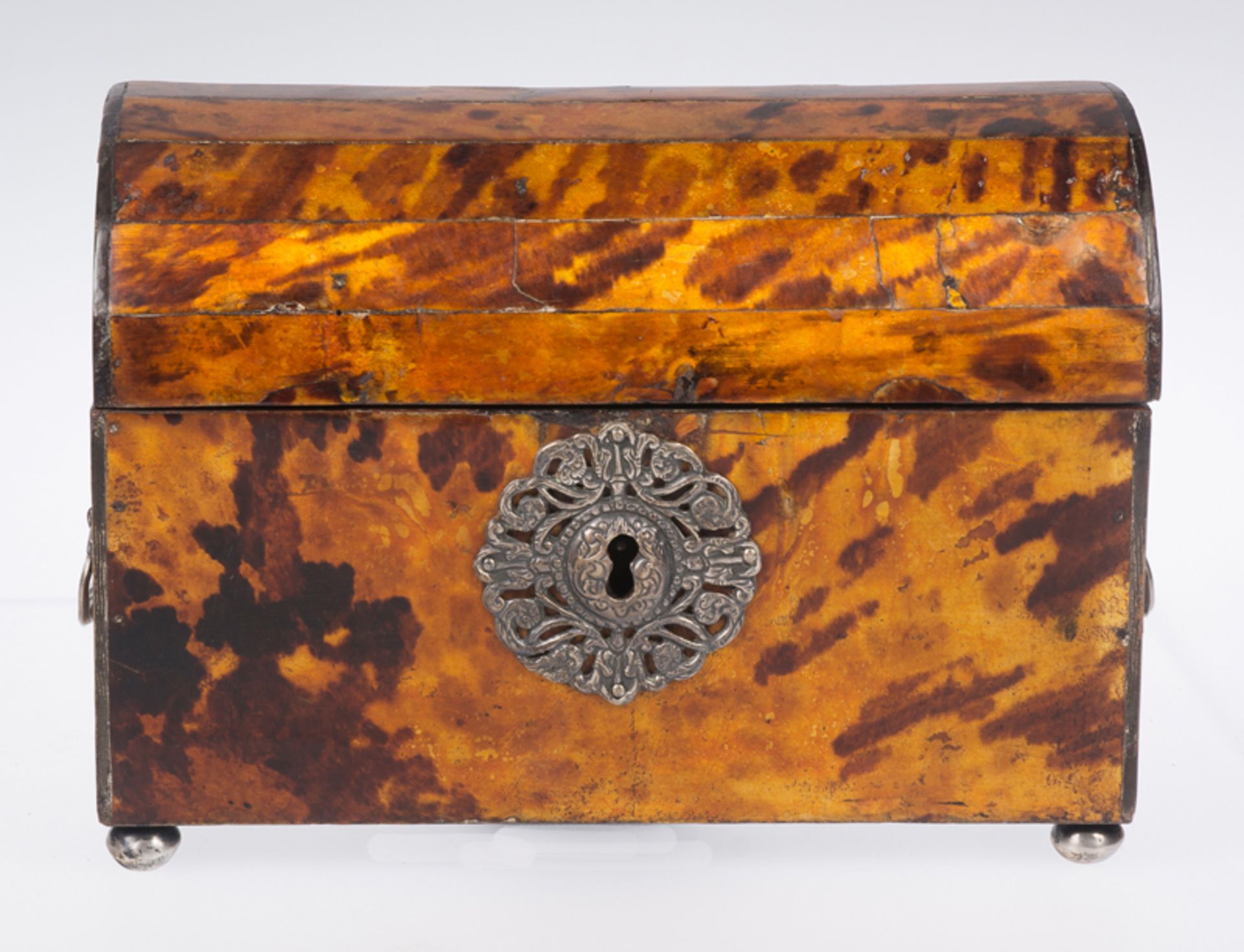 Wooden box covered in tortoiseshell. Colonial work. Mexico. 18th century Wooden box covered in - Image 3 of 6