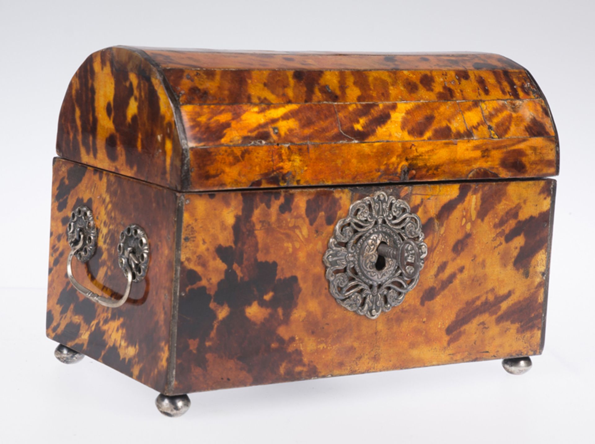 Wooden box covered in tortoiseshell. Colonial work. Mexico. 18th century Wooden box covered in - Image 5 of 6