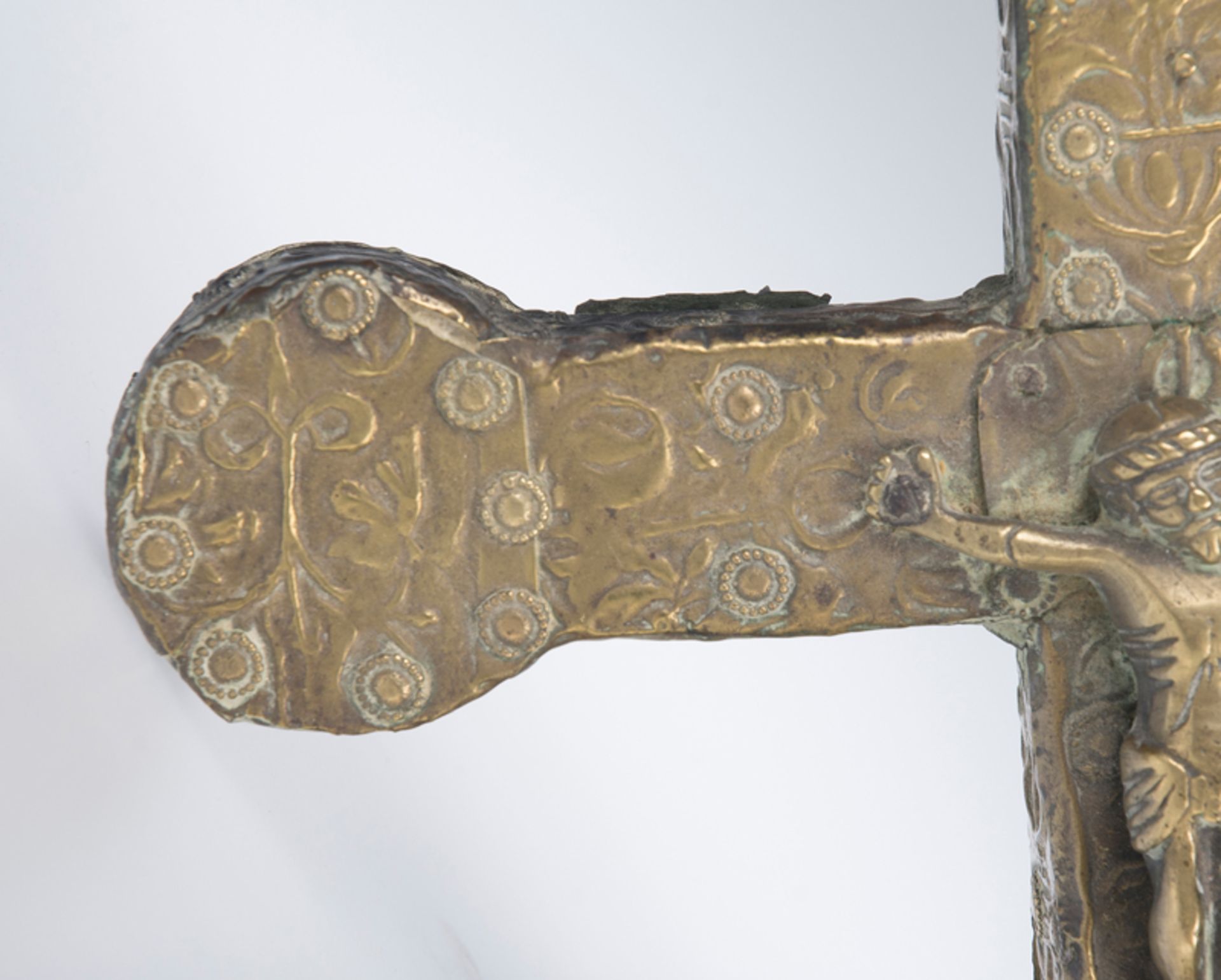 Embossed and hammered gilded copper processional cross, with an appliqué figure of Christ. La - Image 4 of 9