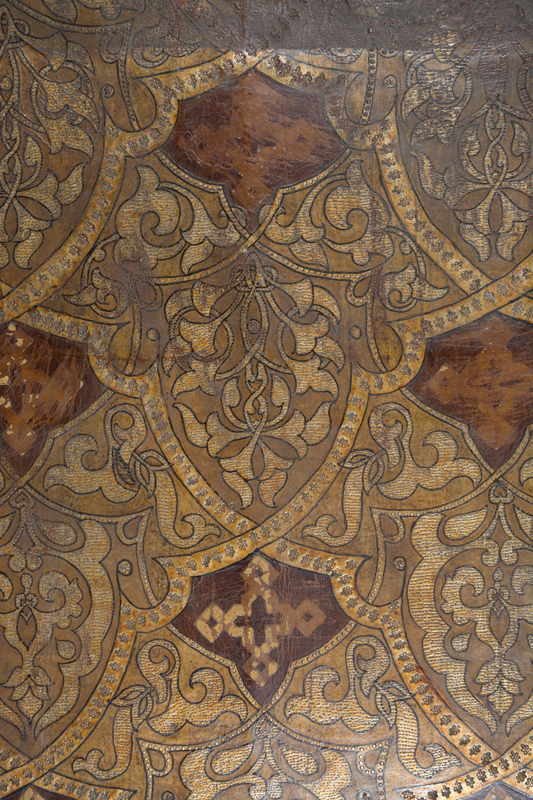 Gilded and embossed cordovan leather. 17th - 18th century.Gilded and embossed cordovan leather. 17th - Image 2 of 3