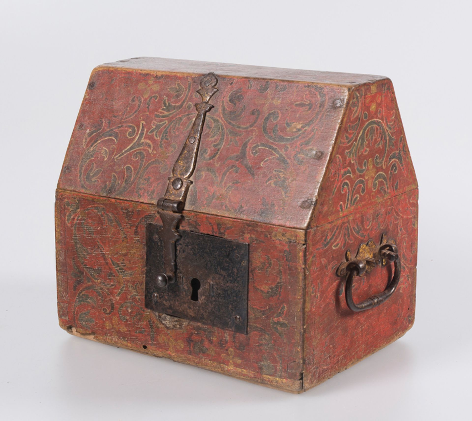 Carved and polychromed wooden chest with gilded, wrought iron fittings. Early Renaissance. Circa 1