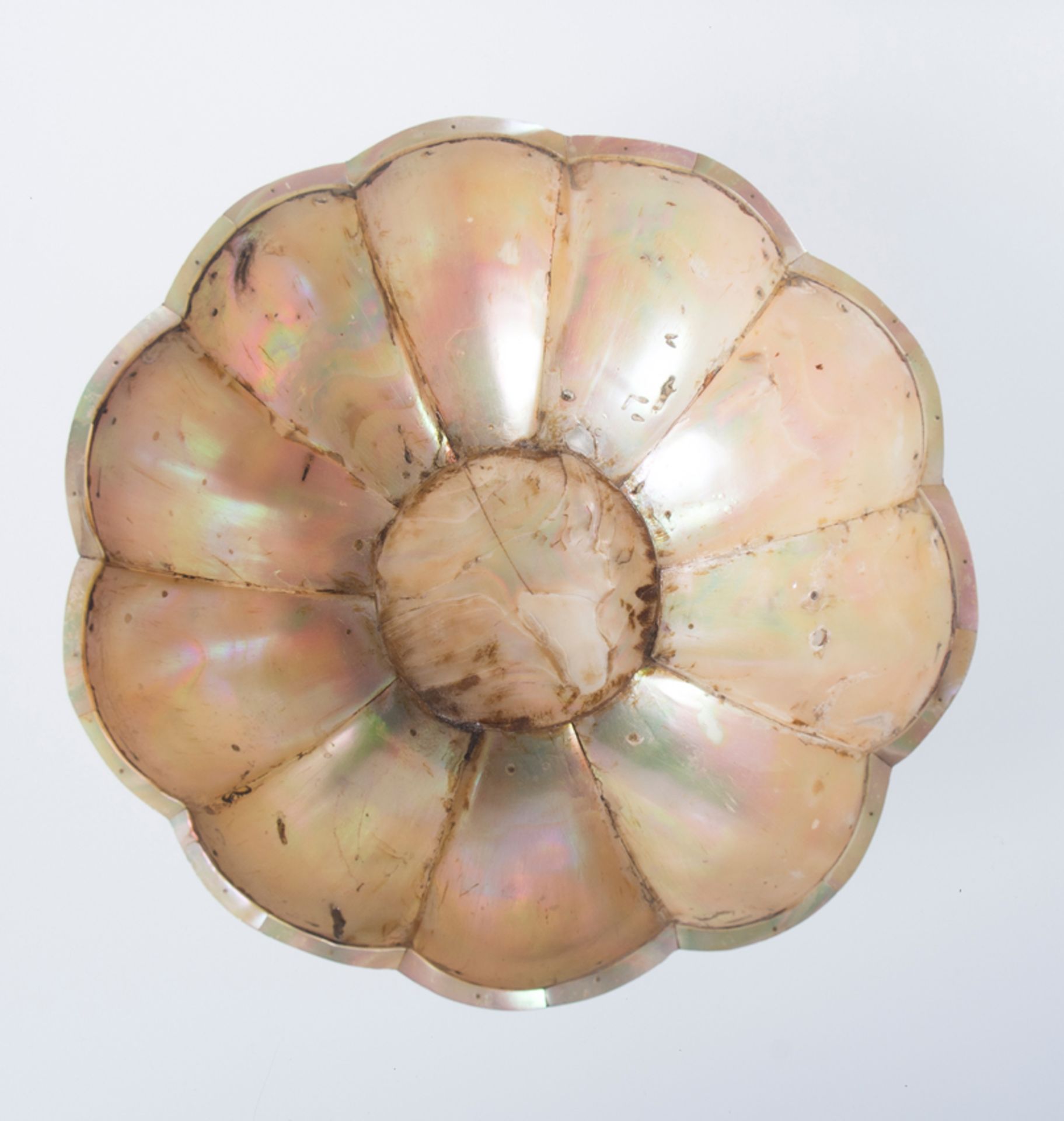 Mother of pearl bowl. Gujarat. India. 19th century. - Image 5 of 5