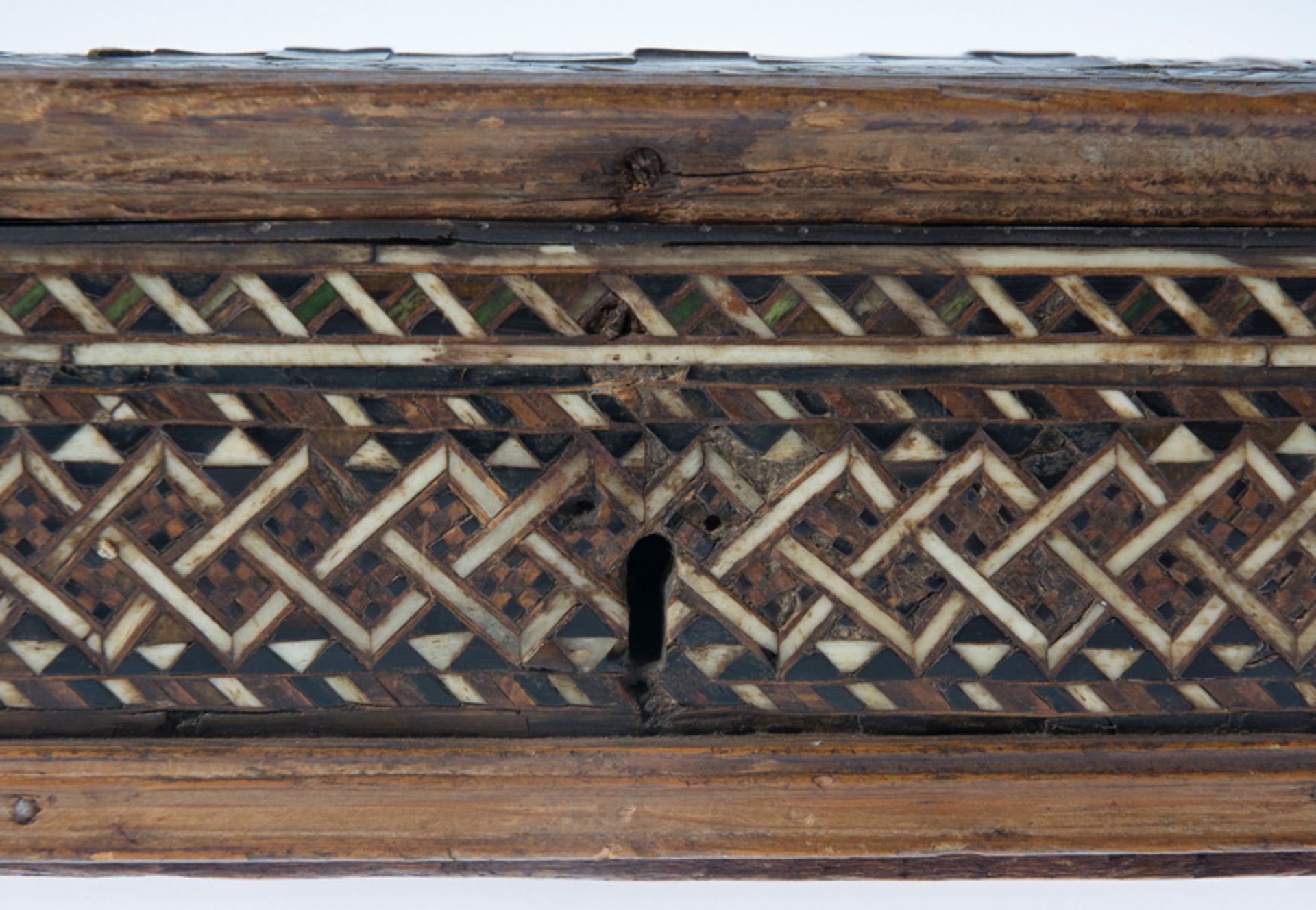 Wooden games box, with bone, dyed wood and bone and ebony incrustations. Embriachi workshop. Venice - Image 5 of 6
