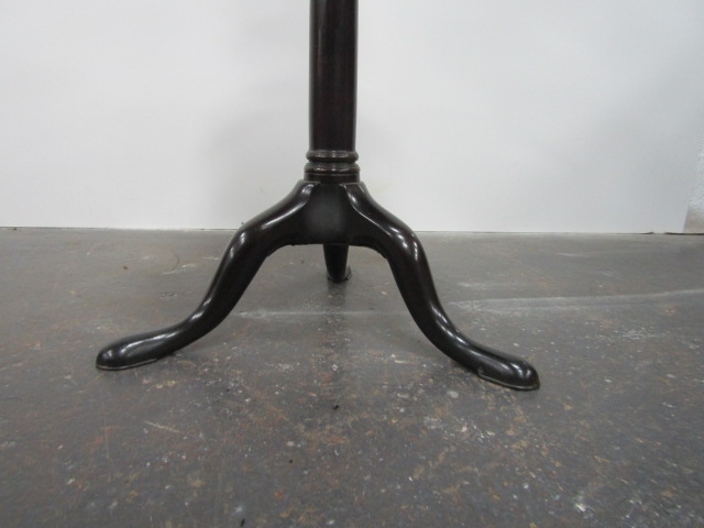 Antique 3 tier dumb waiter circa 1780. 113cm high x 48cm diameter - Image 4 of 5