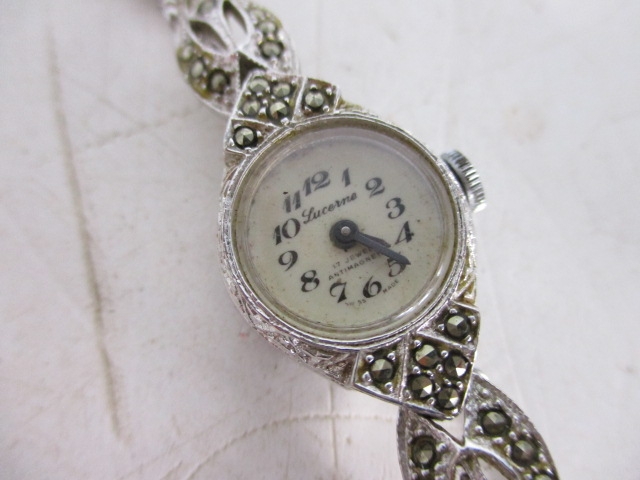 Beautiful vintage Lucerne 17 jewel antimagnetic Swiss ladies wrist watch. - Image 2 of 2