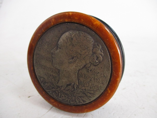 1937 young Victoria and other side older Queen Victoria Bakelite snuff box. - Image 2 of 5