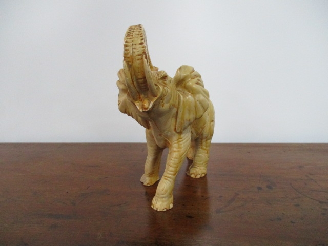 Resin elephant decoration. H26 x L28 x W15cms. - Bild 2 aus 4