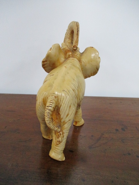 Resin elephant decoration. H26 x L28 x W15cms. - Bild 4 aus 4