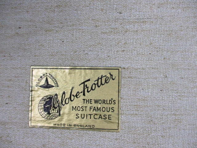 Vintage large globe trotter travel suitcase. - Image 4 of 4