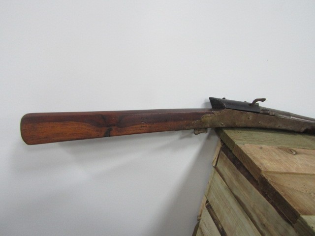 Antique 19th Century Matchlock Musket, with a 5 band barrel stamped 317 to the wooden butt overall - Bild 4 aus 6