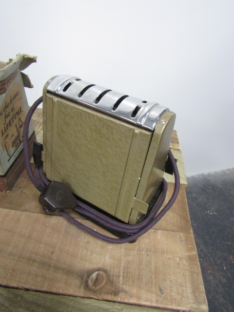 Vintage 500w Swan electric toaster - Image 2 of 4