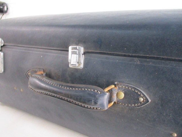 Vintage large globe trotter travel suitcase. - Image 3 of 4