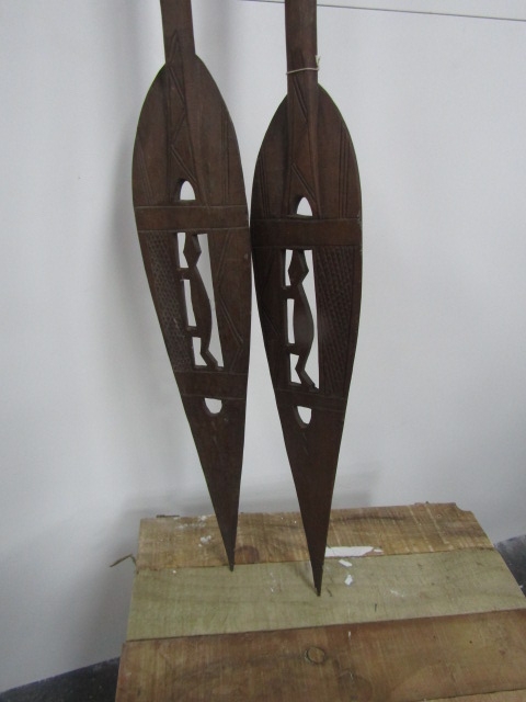 Pair of vintage carved wooden African crocodile spears. Tourist pieces .131cm high - Image 3 of 4