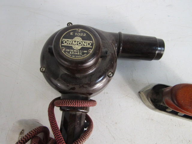 Vintage Bakelite hairdryer, along with Swan Boudoir vintage iron. - Image 3 of 3