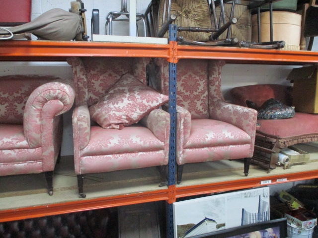 Edwardian 3 piece suite reupholstered in pink material with brass castors - Image 3 of 6