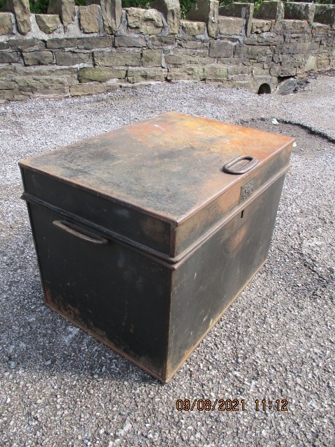 Antique Milner & Son metal strongbox A/F - Image 4 of 6