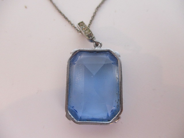 Ladies chain with large blue stone - Image 4 of 5