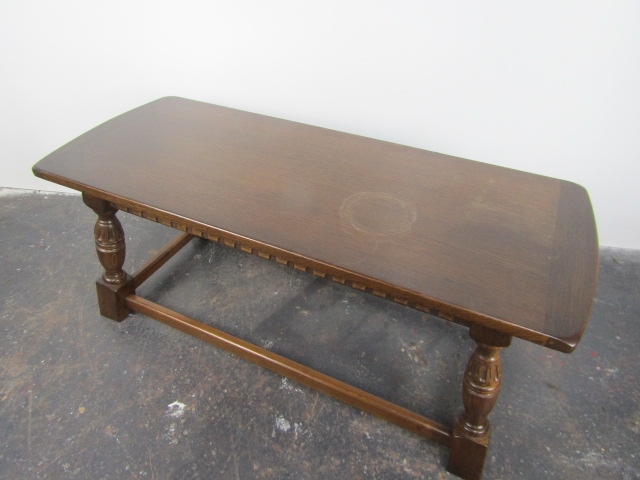 Vintage old charm style coffee table. H43 x L106 x W43cm - Image 4 of 4